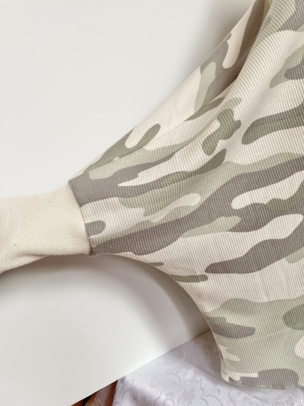 Grays and cream camo pullover top - Image 4