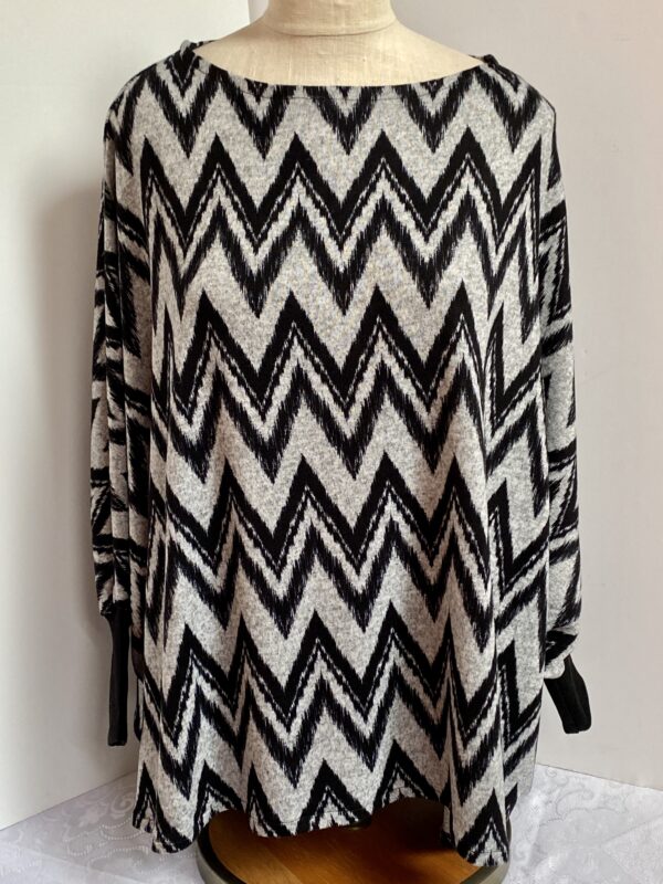 Black and gray zig-zag pattern pullover