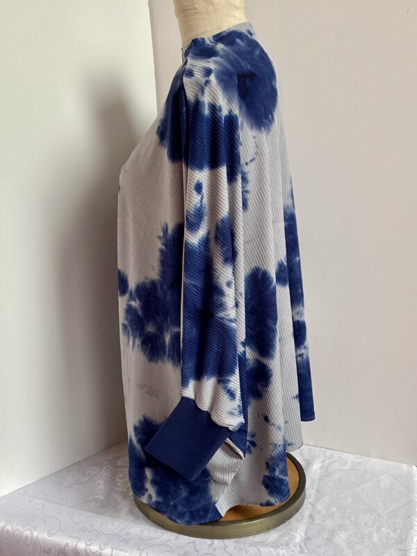 Blue and gray tie-dye pullover top - Image 3